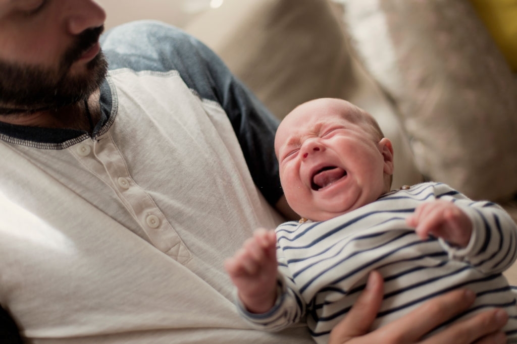 Colic in Breastfed Babies - Symptoms and Remedies